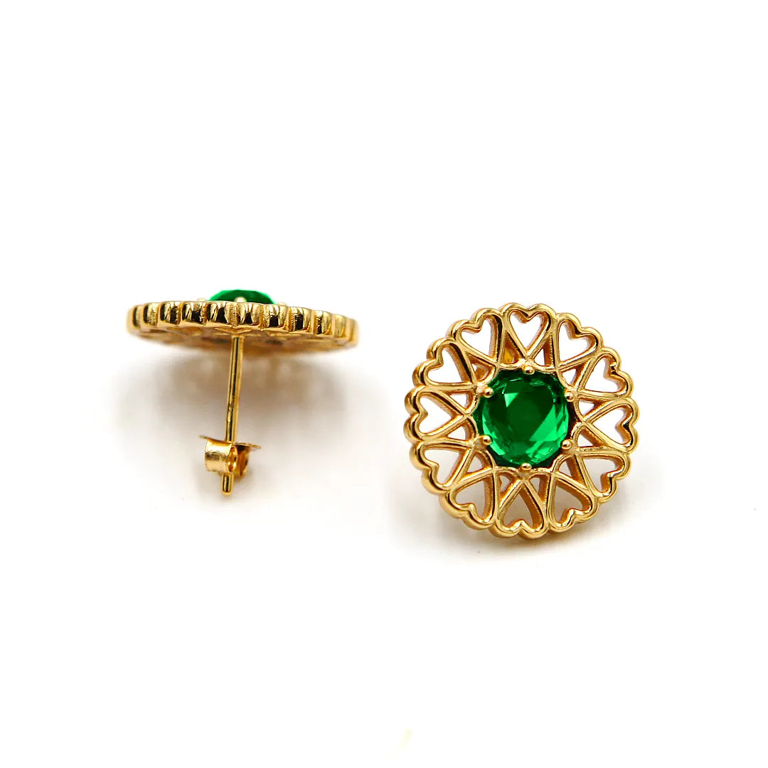 Amoare - Amoare® Paris Earrings in Gold Vermeil - Emerald Green lying