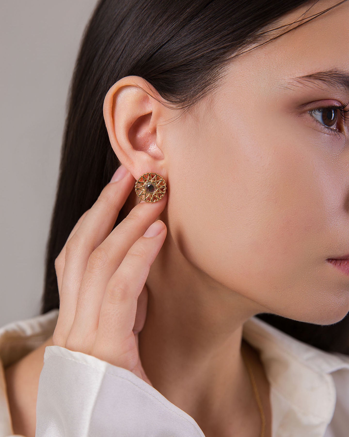 amoare twelve heart gold plated earrings with rhinestone centerpiece