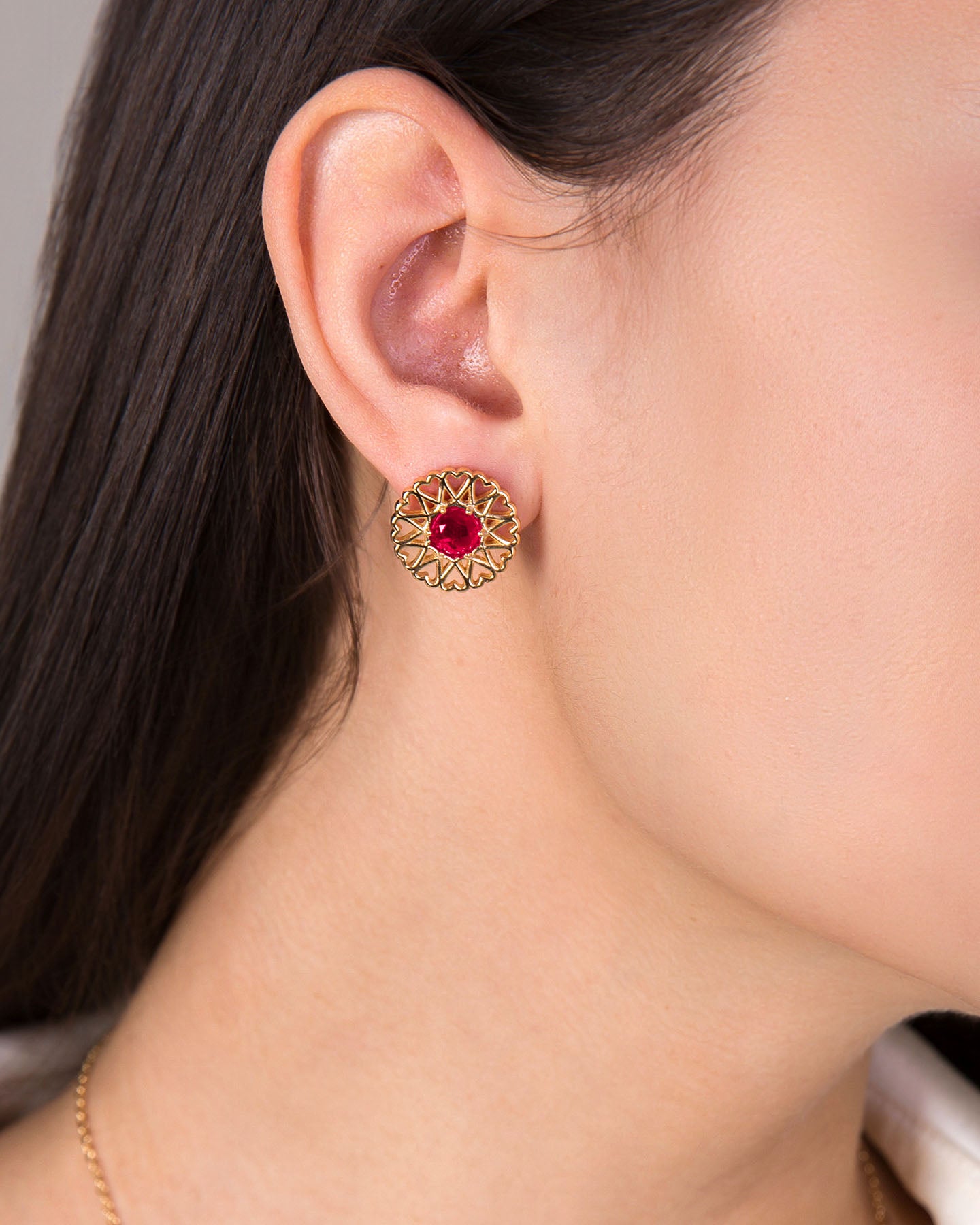 amoare twelve heart gold plated silver earring with ruby color zirconia