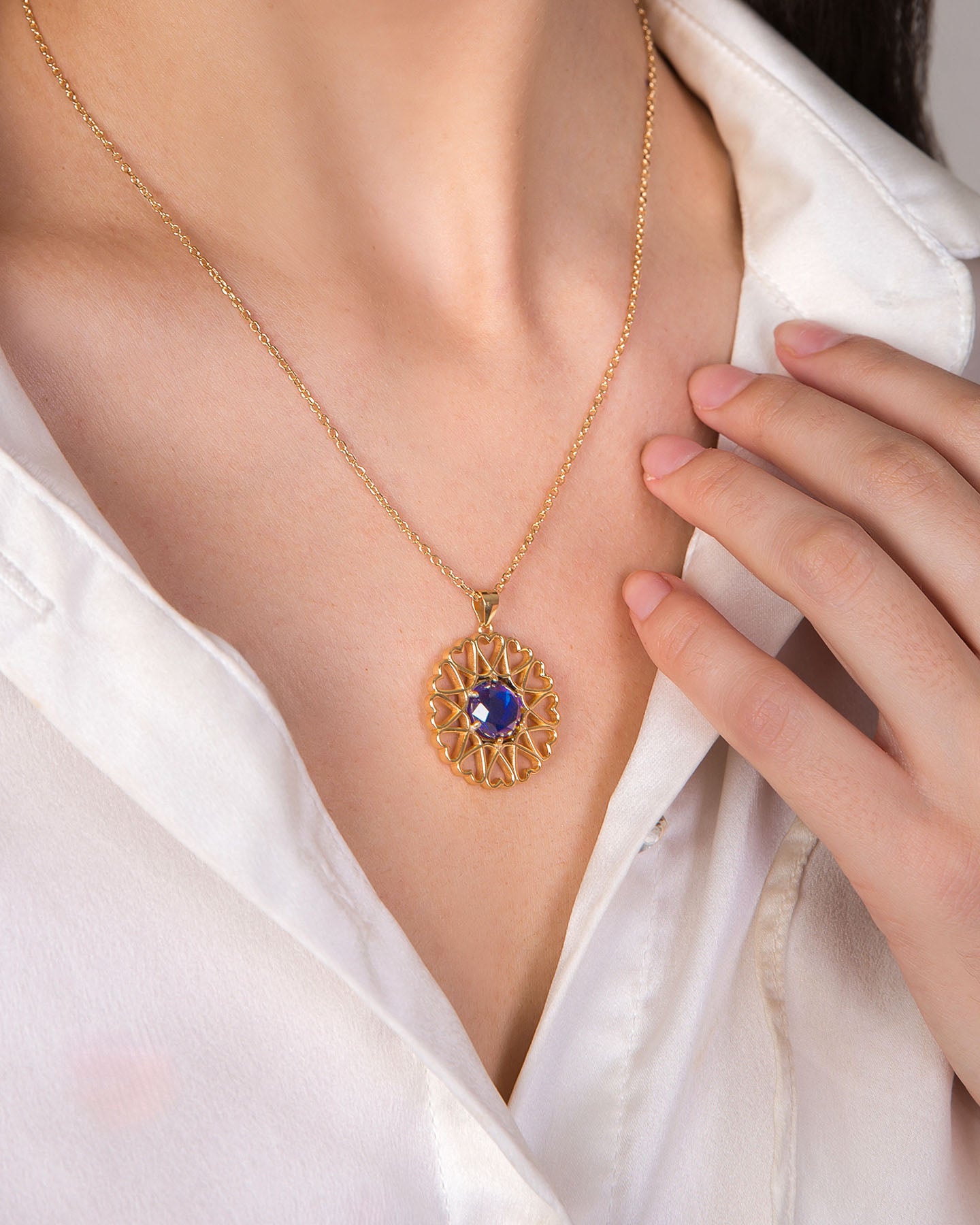 amoare twelve heart large gold plated silver pendant with sapphire color zirconia