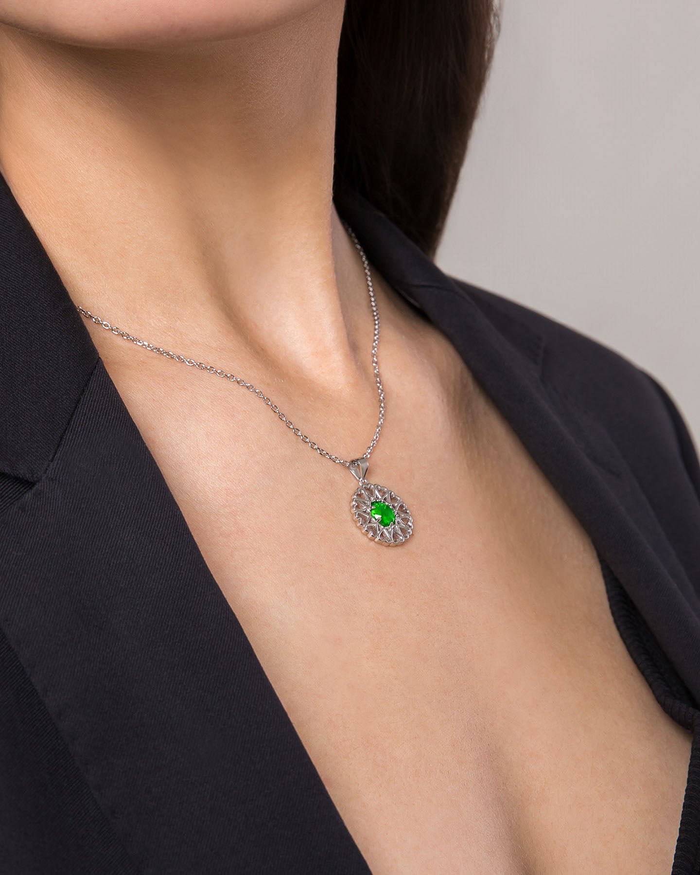 amoare twelve heart silver pendant with emerald color cubic zirconia