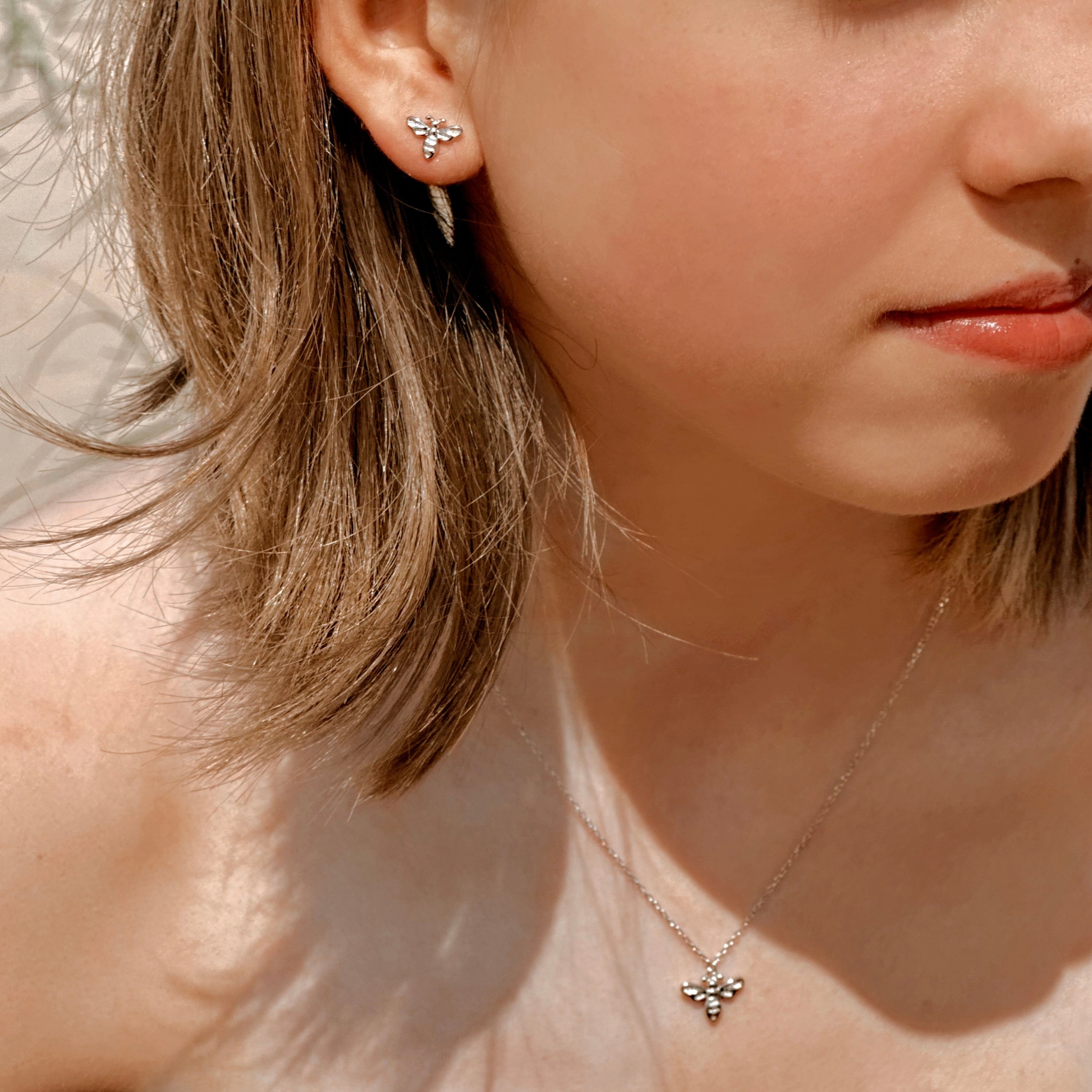 "Bee Cool" Necklace in Sterling Silver